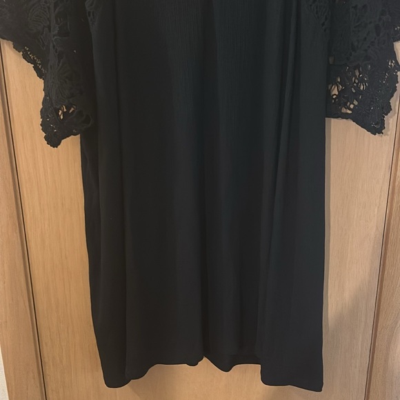 Torrid Women’s Textured Jersey Crew Neck Crochet Raglan Top Black Plus Size 5/5X - Picture 12 of 12